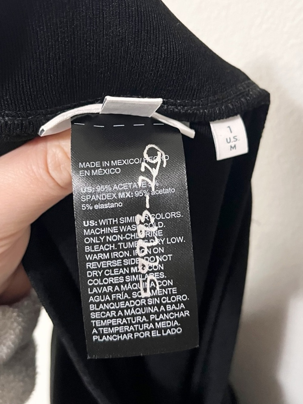 Chico's Travelers No Tummy Cropped Pull-On Pants Black Size 1 = Medium Highrise - Picture 9 of 9